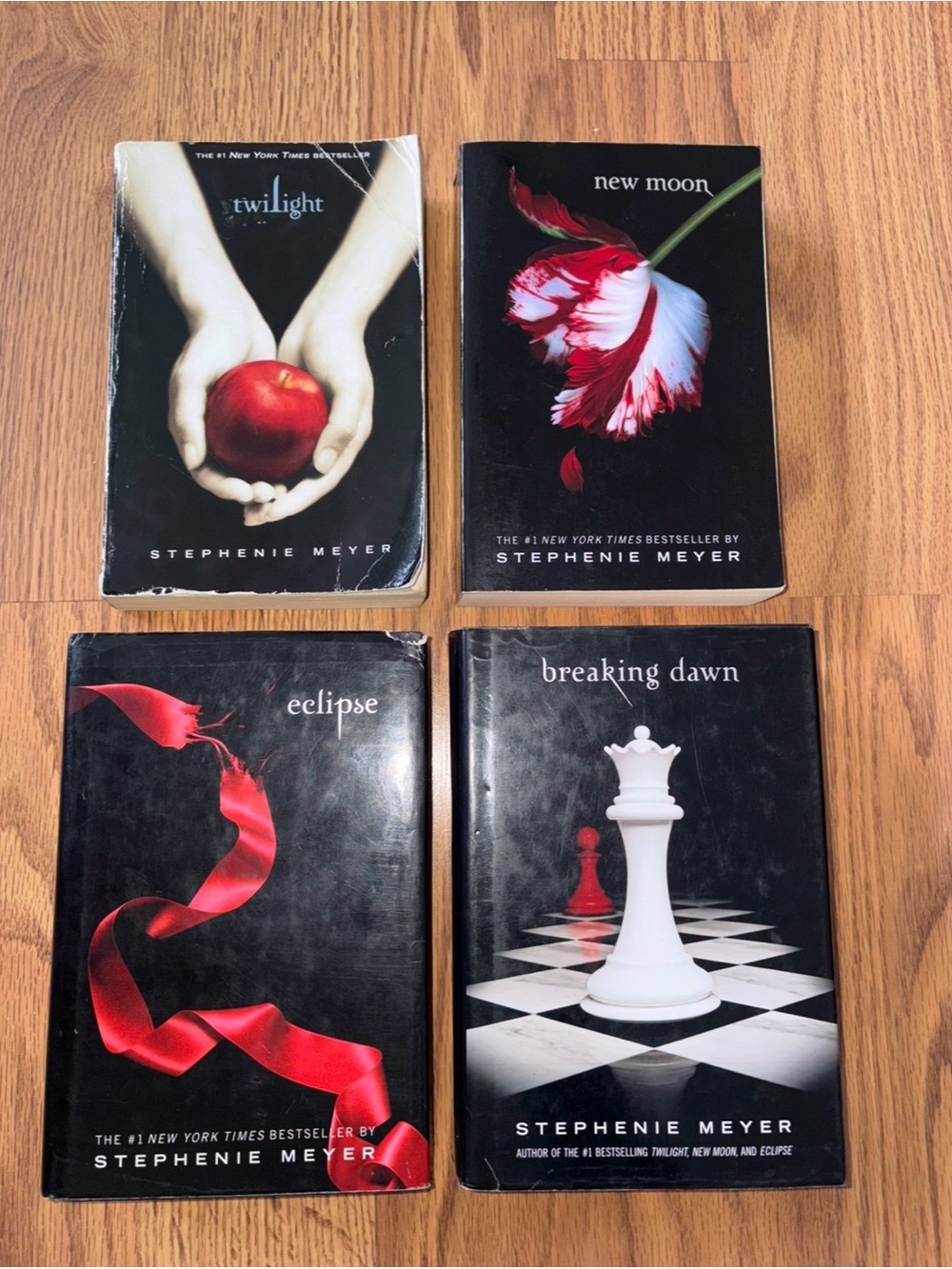 Stephenie Meyer Twilight Saga 4 Book Set
